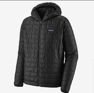 Patagonia Men’s Black nano puff hooded jacket Size medium